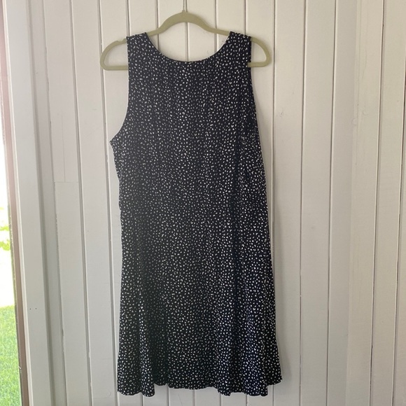 Light weight polka dot dress - Picture 2 of 5